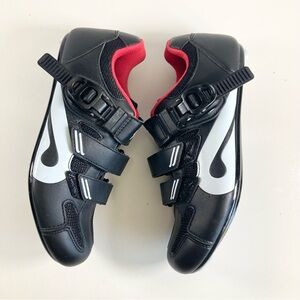 Peloton Black and Red Indoor Cycling Shoes Size 37 (US Women size 6)